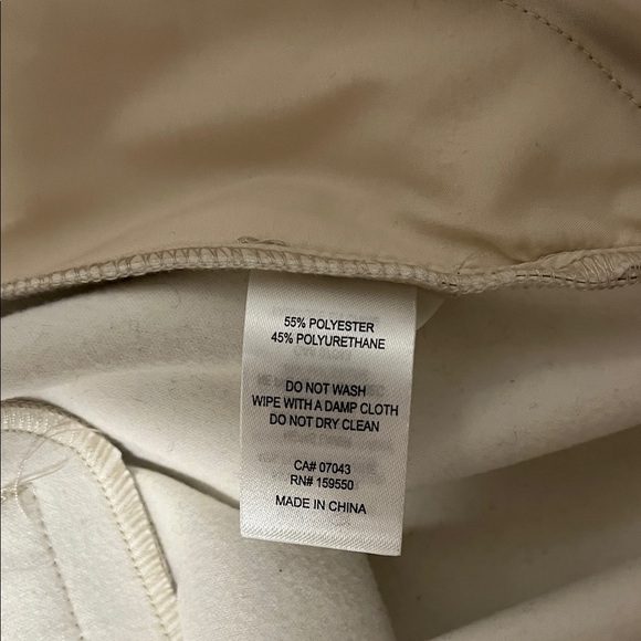 NWOT X REVOLVE House of Harlow 1960 Cream Faux Leather Bermuda Shorts, Size M - Picture 9 of 9